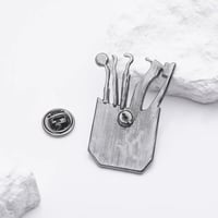 بروش طبيب أسنان