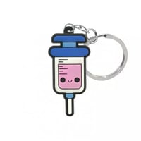 ميدالية بشكل حقنة طبية