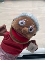 دمية يد الجدة حبيبة