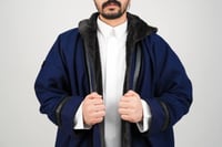 فروة قمرة جوخ مع فرو مبطن ناعم لون كحلي غامق