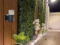 فانوس جدار خارجي للبوابه و الحوش لون الانارة اصفر...