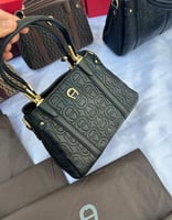 أسود 1