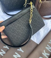 أسود 1
