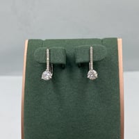 حلق الماس بتصميم عصري حديث من ملاكايت بوزن 1.032 ق...