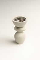 مبخرة بتصميم منحوت ولمسة ذهبية فاخرة