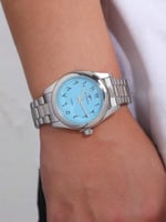 ساعة بخط عربي بكوالتي أنيق