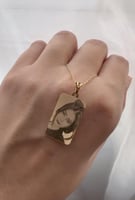 قلادة باسمك صورة من تحب