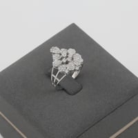 طقم ذهب ابيض تصميم الماس عيار 18