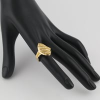 خاتم ذهب هندسي بخوط الذهب اللامعه عيار 21