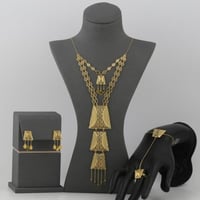 طقم ذهب بيضاوي مع مربعات بارزة مع دلايات - عيار 21