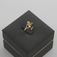 طقم ذهب بتصميم دوائر و دمعة منقوشة - عيار21