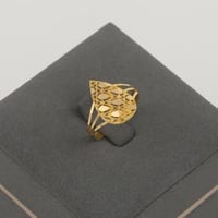خاتم ذهب بتصميم دمعة - عيار 21