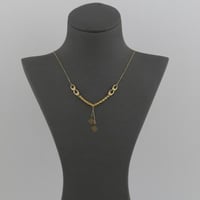 عقد ذهب حلقات مبروم مع تعليقات وردة بنقش بسيط - عي...