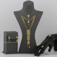 طقم ذهب بتصميم مستطيل هندسي ملفت - عيار 21