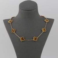 عقد ذهب ورود بنية مع كرات ذهبية - عيار 18