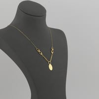 عقد ذهب حلقات ناعم مع بيضاوي وردة سبيكة - عيار 21