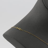 عقد ذهب بتصميم مربع مع خرزة سماوية في المنتصف - عي...