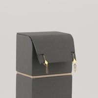 طقم ذهب حلقات مع دلايات ورود بنقش مع دلايات - عيار...