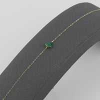 طقم ذهب مثلثات خضراء عيار 18