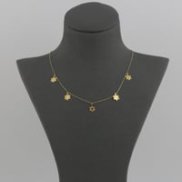 تشوكر ذهب بتصميم وردة مميزة بنقش فريد - عيار 21