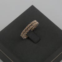 خاتم ذهب كرات الليزر منفصل بلون مميز مع فواصل بيضا...