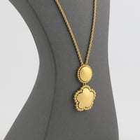 سبحة ذهب مبروم مع دائرة و وردة بصمة - عيار 21