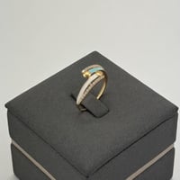 خاتم ذهب تصميم الماس و بلونين المينا عيار 21