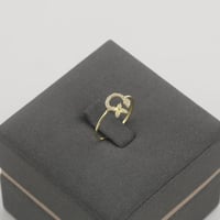 طقم ذهب بتصميم وردة لماعة مميزة - عيار 18