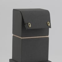 طقم ذهب بتصميم حديث لماع دورين - عيار18