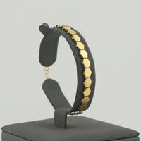 طقم ذهب بتصميم سداسي - عيار21