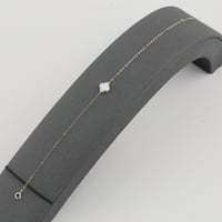 طقم ذهب بتصميم وردة بيضاء - عيار 18