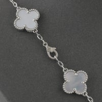 عقد ذهب ابيض ورود بيضاء - عيار 18