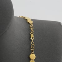 طقم ذهب بتصميم سداسي - عيار21