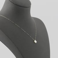 طقم ذهب زهرة بيضاء عيار 18