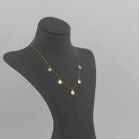 تشوكر ذهب بتصميم وردة فريدة - عيار 21