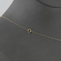 طقم ذهب بتصميم سداسي مميز بأجزاء لماعة - عيار 18