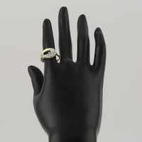 خاتم ذهب بتصميم بسيط مطفي مع فصوص لماعة - عيار 18