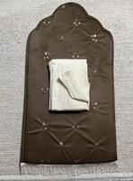 طقم ورود متناثرة لون بني