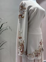 فستان سهرة ساحر يخطف الأضواء!