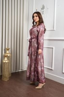 جلابية شيفون بنقوش ورود ملونة مرصع بالكريستال