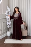 جلابية مخمل فاخرة بلمعة راقية وتطريز يدوي ملون على...