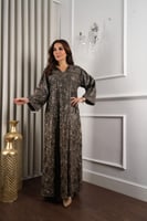 جلابية مخمل واسعة أنيقة مطرزة بالترتر اللامع