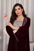 جلابية مخمل فاخرة بلمعة راقية وتطريز يدوي ملون على...