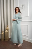 جلابية شيفون سهرة مطرز بالفصوص مع أكمام واسعة وكلف...