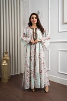 جلابية قطنية بطبعة أزهار ناعمة وتطريز مغربي