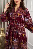 جلابية مخمل فضفاضة فخمة مزينة بنقوش بالطابع التراث...