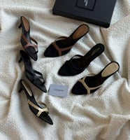 كعب سان لوران مع الملحقات