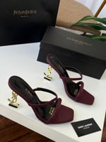 كعب سان لوران مطفي