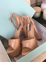 كعب برادا كرستال