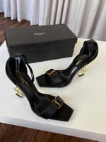 كعب سان لوران